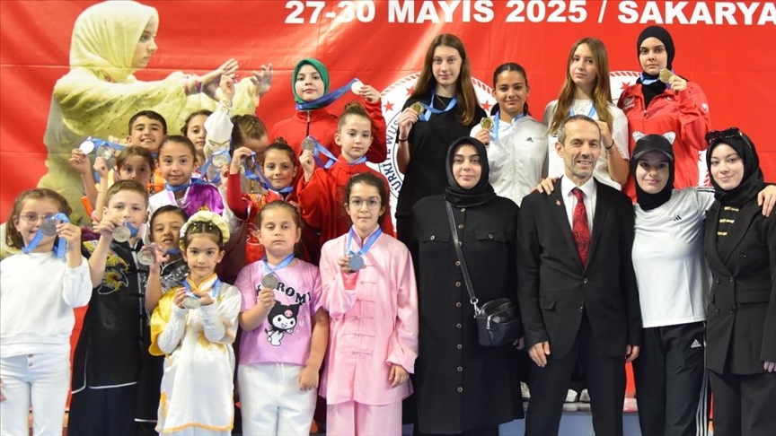 Wushuda "wing chun" branşında düzenlenen ilk resmi şampiyona Sakarya'da yapıldı