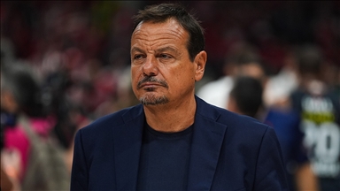 Ergin Ataman'dan Olympiakos taraftarının Türkiye'ye yönelik küfürlü tezahüratına sert tepki