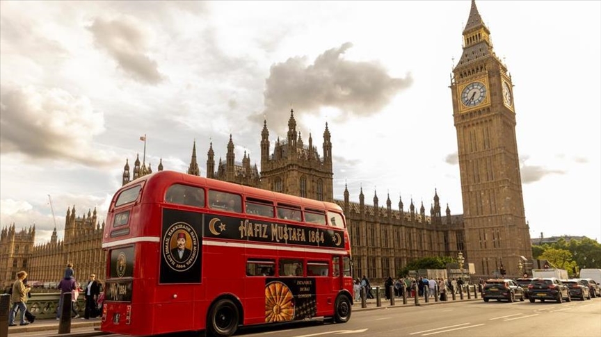 From Istanbul to London: Turkish tea and baklava served on an iconic red bus