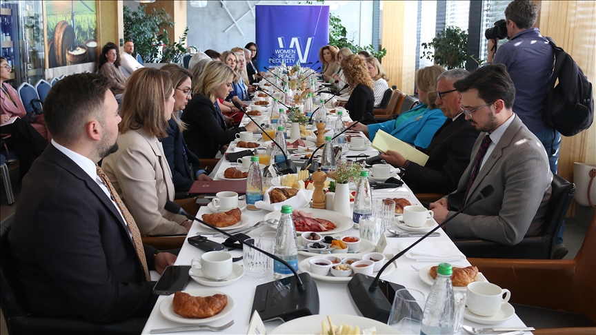 Kosovë, deputetë të parlamenteve të ndryshme diskutojnë për mbrojtjen e grave dhe fëmijëve në kohë lufte