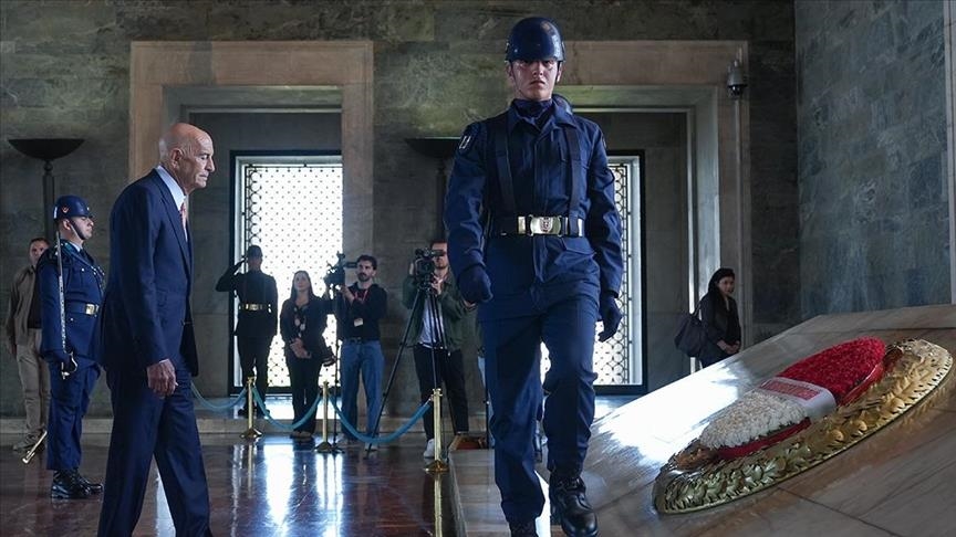 Barrackê Balyozê Amerîkayê yê li Enqereyê, Anitkabîr ziyaret kir