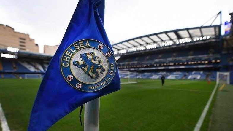 Le Royaume-Uni menace de poursuivre l'homme d'affaires russe Abramovich au sujet de la vente du club Chelsea FC