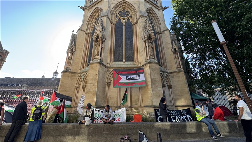 Studentët e Cambridge-it në protestë, i kërkojnë universitetit të ndërpresë lidhjet me kompanitë izraelite