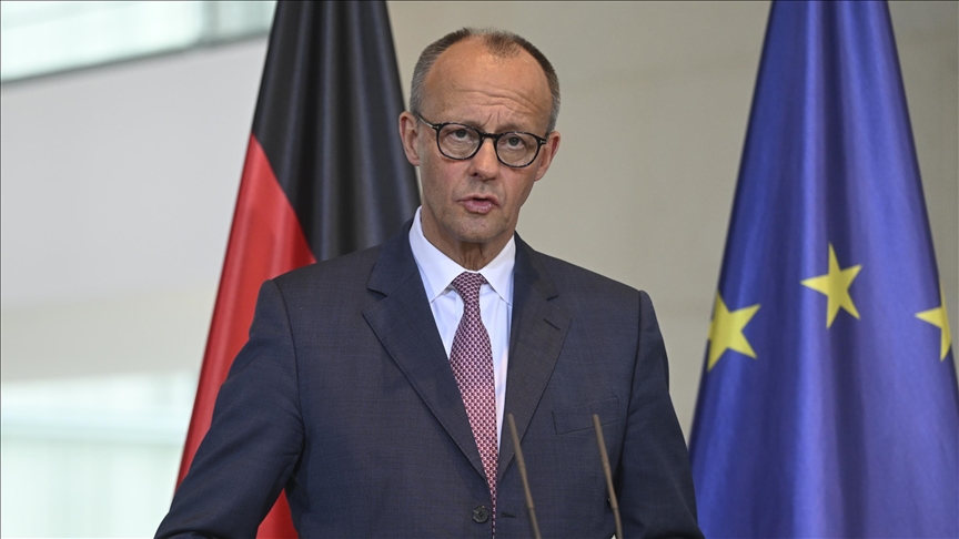 German chancellor vows to turn away asylum seekers at borders despite court ruling