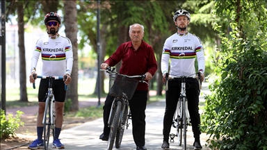 63 yıldır pedal çeviriyor, gençlere örnek oluyor
