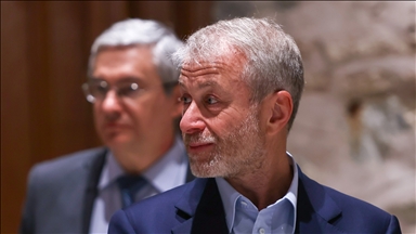 İngiltere, Abramovich'i Chelsea satışı gelirinin Ukrayna'ya aktarılması için dava etmekle tehdit etti