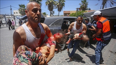 İspanyol edebiyatçılar ortak bildiriyle İsrail'in Gazze'deki katliamını kınadı