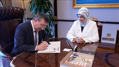 Cumhurbaşkanı Yardımcısı Cevdet Yılmaz kurban vekaletini Türk Kızılay'a verdi
