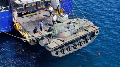 Turqi, një tank fundoset në Gjirin Saros në Edrene me qëllim zhvillimin e turizmit të zhytjes