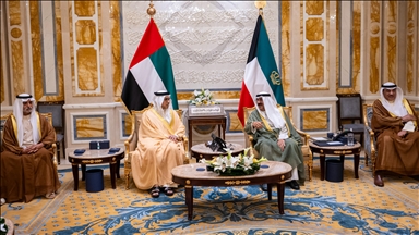 أمير الكويت ونائب رئيس الإمارات يبحثان العلاقات ومستجدات إقليمية