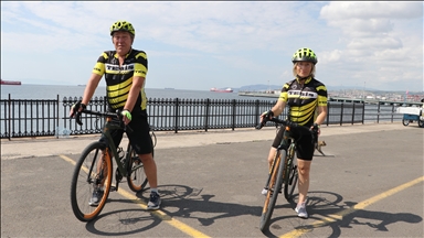 Bisiklet tutkunu çift 14 yıldır birlikte pedal çeviriyor