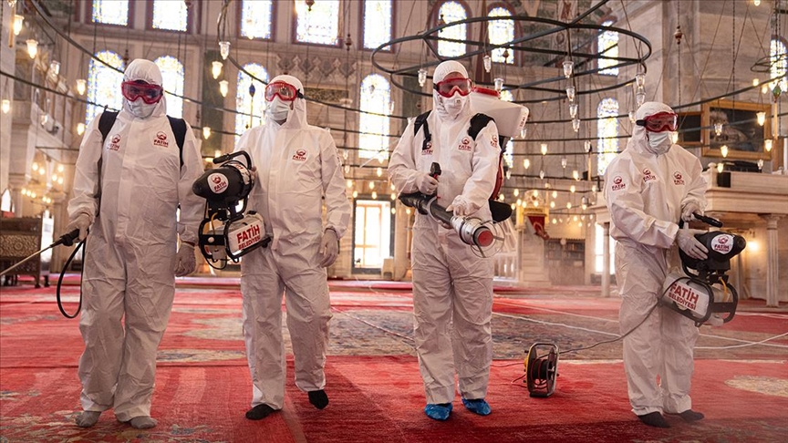 Fatih Camisi'nde Kurban Bayramı temizliği