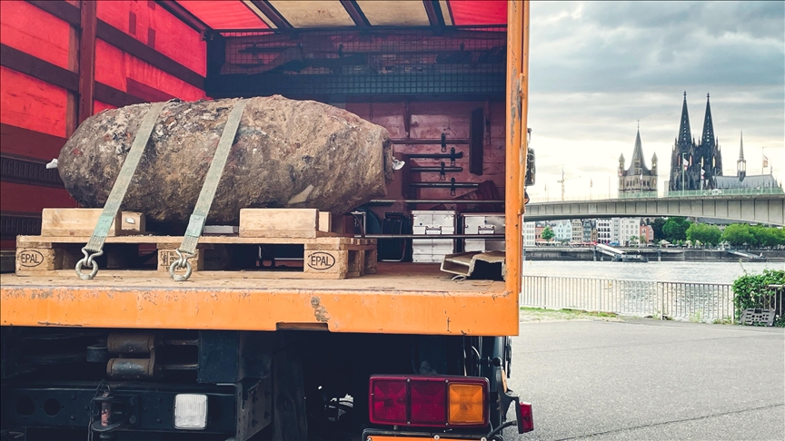 3 unexploded WWII bombs defused in Germany 3 unexploded WWII bombs defused in Germany