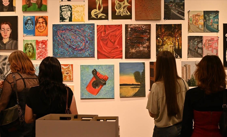 Меѓународниот балкански универзитет во Скопје ја организираше 15. студентска изложба