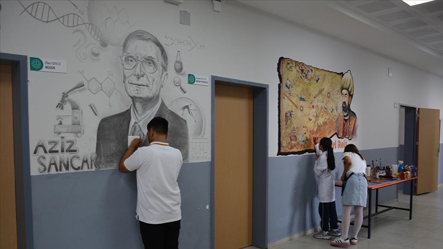 Şırnak Silopi'de BİLSEM'in duvarlarına bilim insanlarının portreleri resmedildi