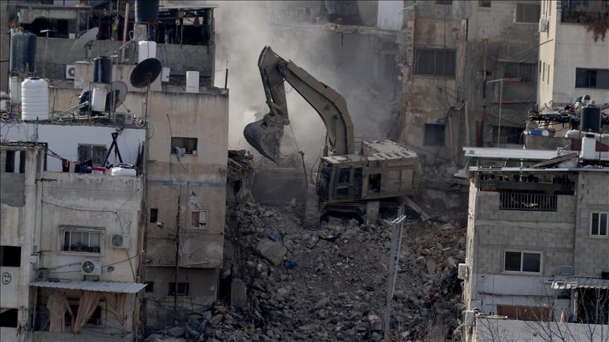Israeli bulldozers raze 15 homes in Arab Bedouin village in southern Israel