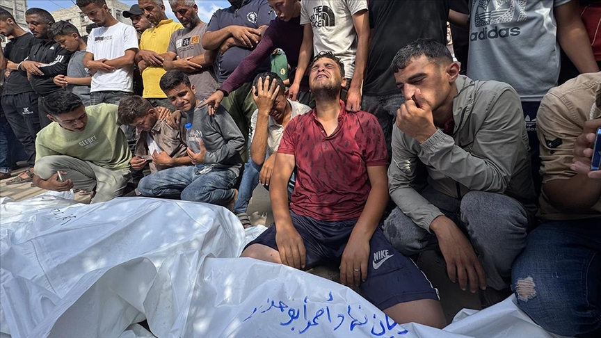 İsrail'in Gazze'ye saldırılarında son 24 saatte 97 kişi hayatını kaybetti