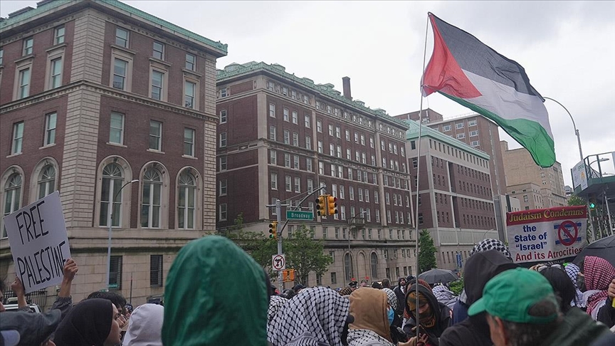 "Antisemitizm" iddialar覺 gerekçesiyle Columbia Üniversitesi'ne akreditasyon engeli
