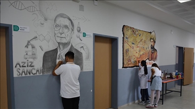 Şırnak Silopi'de BİLSEM'in duvarlarına bilim insanlarının portreleri resmedildi