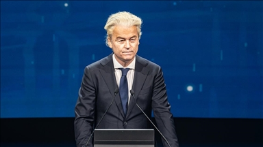 Uzmanlara göre, Wilders'in koalisyonu terk etmesi partisinin anketlerdeki düşüşünden kaynaklanıyor