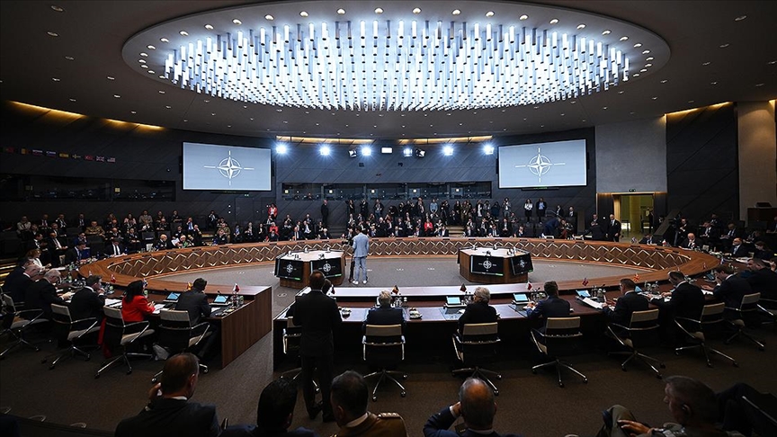 NATO Savunma Bakanları "yeni yetenek hedefleri" üzerinde anlaşmak için Brüksel'de toplandı