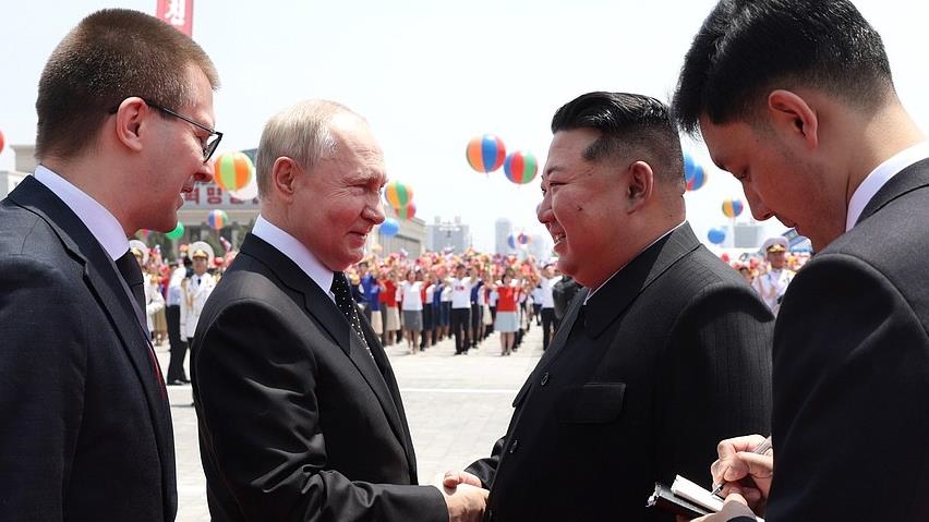 Udhëheqësi i Koresë së Veriut zotohet për mbështetje "pa kushte" për luftën e Rusisë në Ukrainë