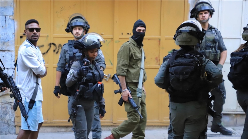 عشية العيد.. إصابة 3 فلسطينيين باعتداء مستوطنين شمال شرق الضفة