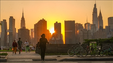 Perëndimi i diellit në New York ofron pamje të bukura