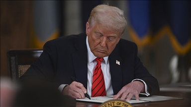Trump, "ulusal güvenlik tehditleri" gerekçesiyle 12 ülkeden ABD'ye seyahati yasakladı