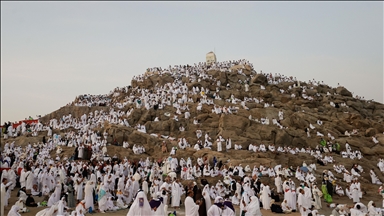 Hacı adaylarının çoğunluğu Arafat'a ulaştı