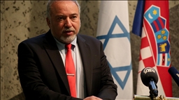Exministro de Defensa israelí acusa a Netanyahu de suministrar armas a "milicias criminales" en la Franja de Gaza