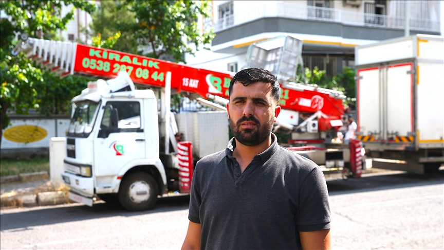 پⲹı'da 4 kişinin öldüğü ⲹԲıda tahliye çalışmasına yük taşıma asansörüyle destek verdi