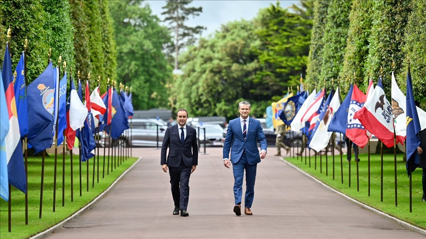 Le ministre français des armées et le secrétaire américain à la défense célèbrent le 81ᵉ anniversaire du Débarquement