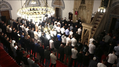 Besimtarët muslimanë në vendet e rajonit falin namazin e Kurban Bajramit