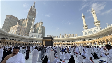 Mekë, më shumë se 2 milionë muslimanë përfundojnë Haxhin
