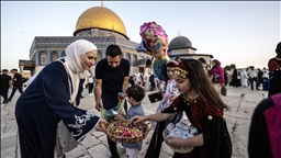 Palestine : des milliers de Palestiniens prient à mosquée Al-Aqsa pour l’Aïd sous haute surveillance israélienne