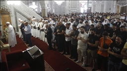 Siri, falet namazi i parë i Kurban Bajramit pas rënies së regjimit Baath