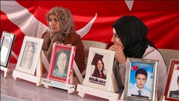 Dayikên Diyarbekirê di Eyda Qurbanê da jî nobeta ji bo ewladên xwe didomînin