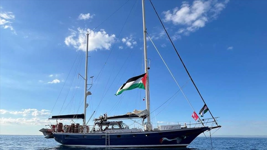 نواب أوروبيون يطالبون بتوفير ممر آمن لسفينة أسطول الحرية