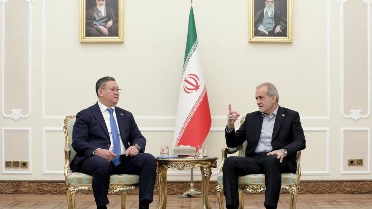 تاکید رئیس‌جمهور ایران بر گسترش روابط با قزاقستان