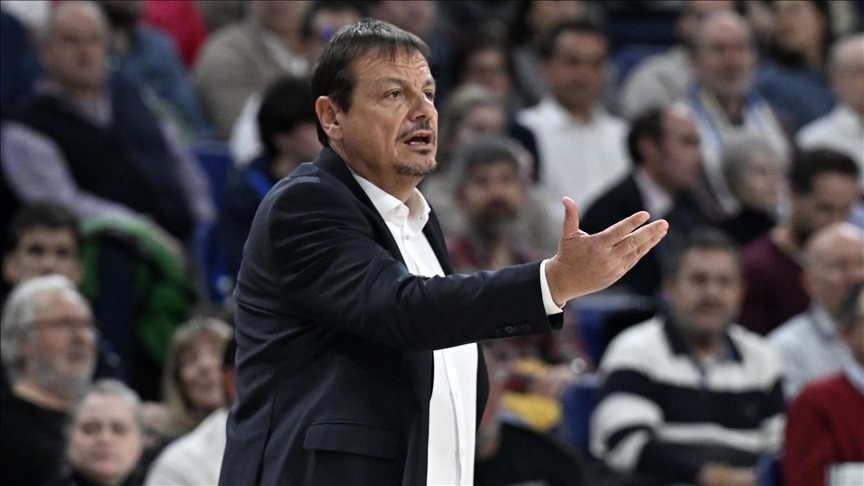 Trener Panathinaikosa Ergin Ataman kažnjen sa 5.000 eura