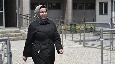 İşaret dili tercümanı adliyede "sessizlerin" sesi oluyor