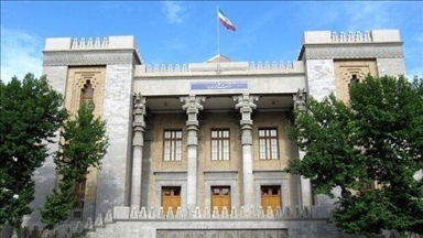 إيران تدين حظر دخول مواطنيها الولايات المتحدة وتصفه بـ"العنصري"