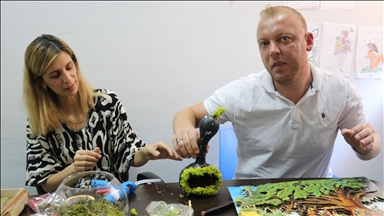 Siirt'teki merkezde özel bireyler ruhsal problemlerini sanatla aşıyor
