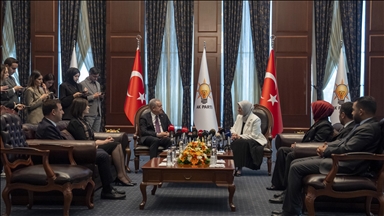 Siyasi partiler arasında bayramlaşma başladı