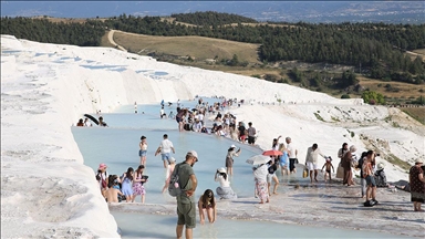 Pamukkale'de bayram tatili hareketliliği yaşanıyor