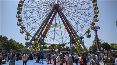 İstanbul'da eğlence parklarında bayram yoğunluğu