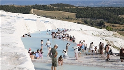 Pamukkale'de bayram tatili hareketliliği yaşanıyor