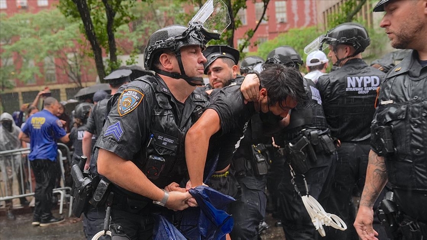 Several detained as demonstrators clash with New York police over immigrants' arrests