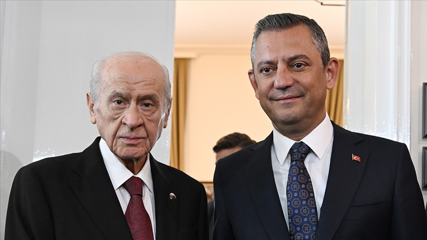 MHP Genel Başkanı Bahçeli'den, CHP Genel Başkanı Özel'e Ferdi Zeyrek için geçmiş olsun telefonu